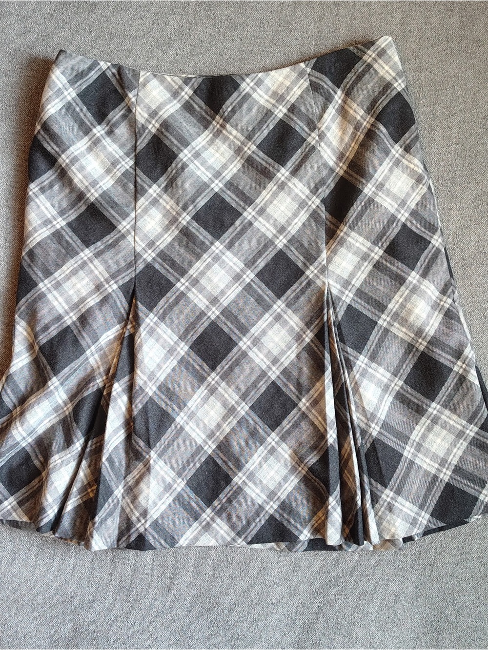 Anne Klein 100% worsted wool plaid pleated shift skirt Black white womens 12